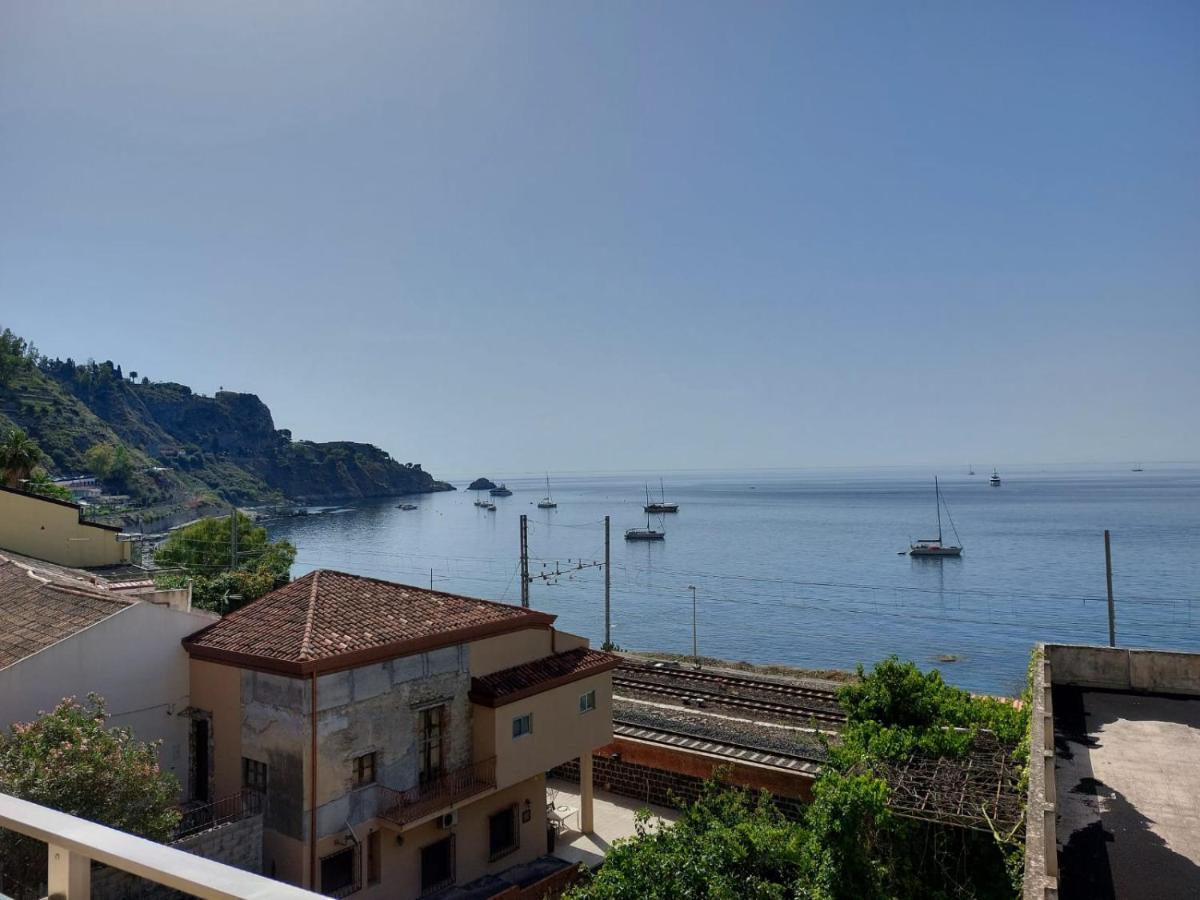 Case Pagano Mare Taormina Exterior photo